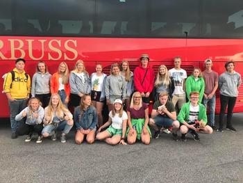 Reise til Landsleir - Buss og reisende