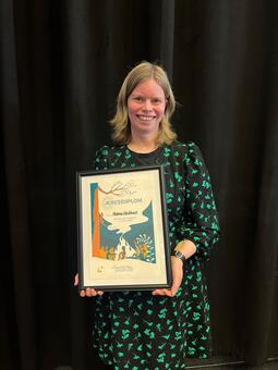 Helene Stråtveit med æresdiplom