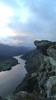 Utsikt over fjord fra fjelltopp